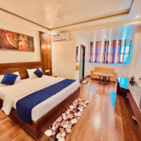 Hotel Parth Sitapur Muafi Exterior foto